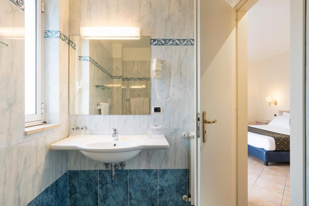 Triple Room,1433775265:JPEG